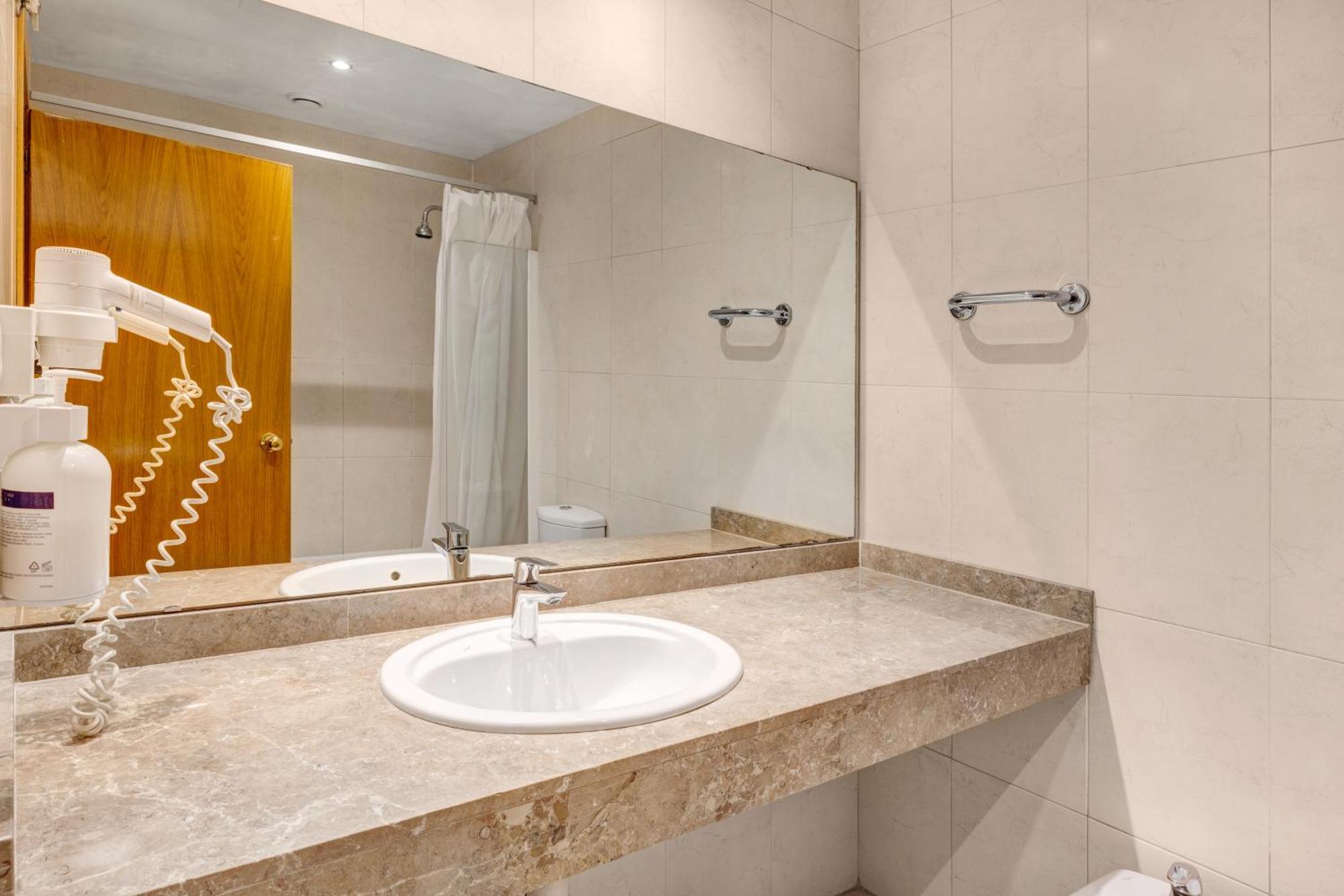 B&B Hotel Barcelona Mollet Porta De Gallecs Mollet del Vallès Екстериор снимка